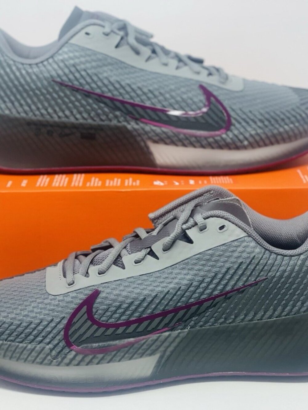 New - NikeCourt Air Zoom Vapor 11 HC Smoke Grey Sangria - size 7